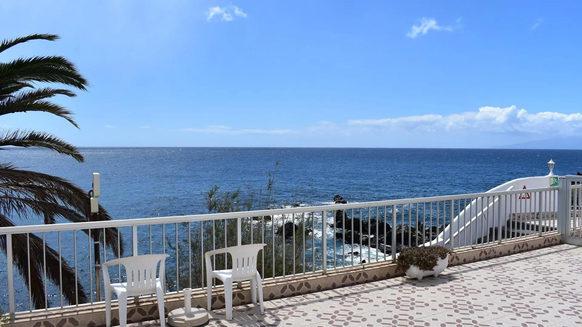 Black Tip Apartment With Terrace Puerto de Santiago